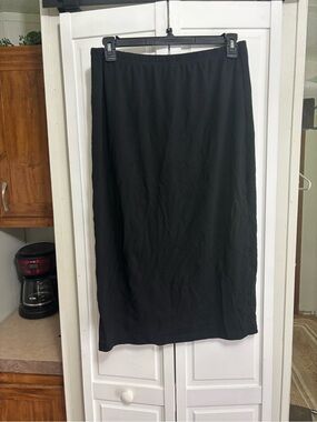 Nuggles 34’ Classic Black Women's Midi Skirt - Elastic Waist